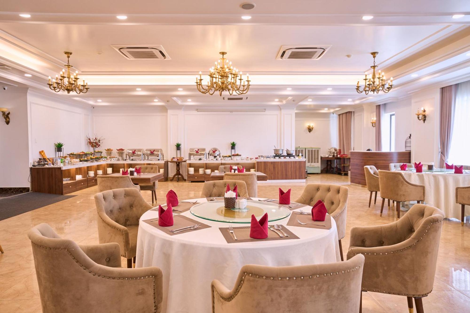 Le Haute Hotel Hai Phong Bagian luar foto