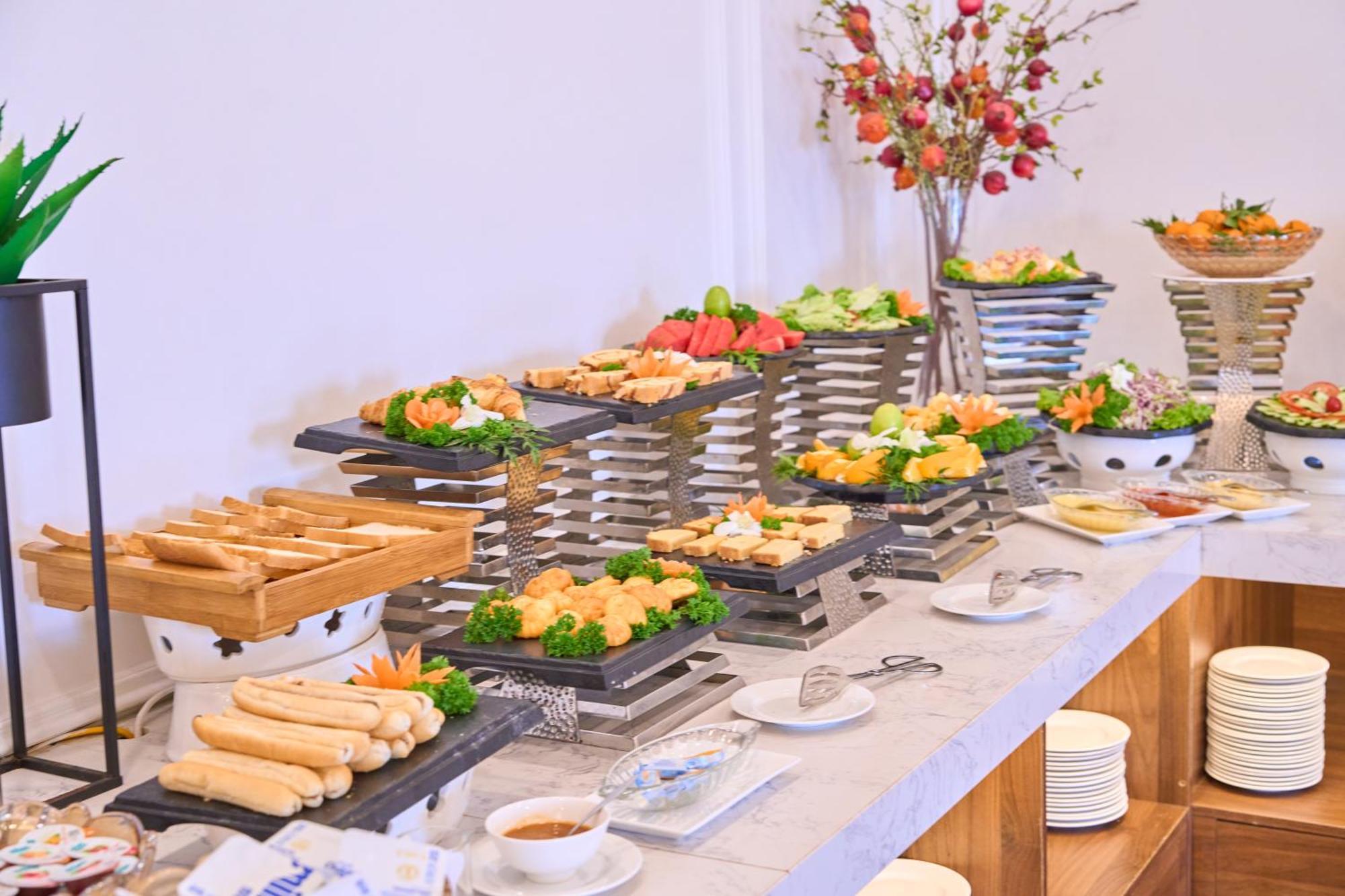 Le Haute Hotel Hai Phong Bagian luar foto