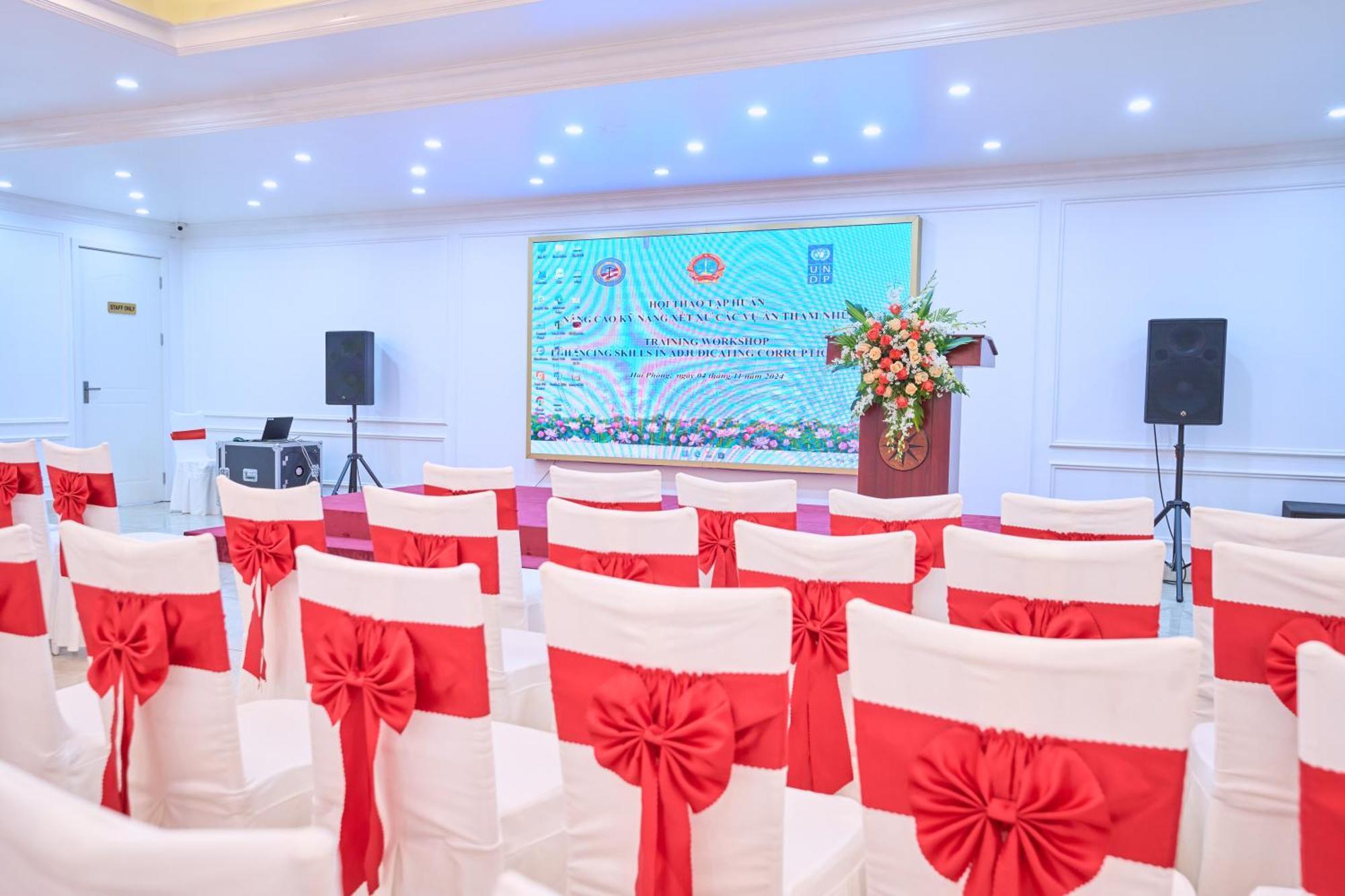 Le Haute Hotel Hai Phong Bagian luar foto