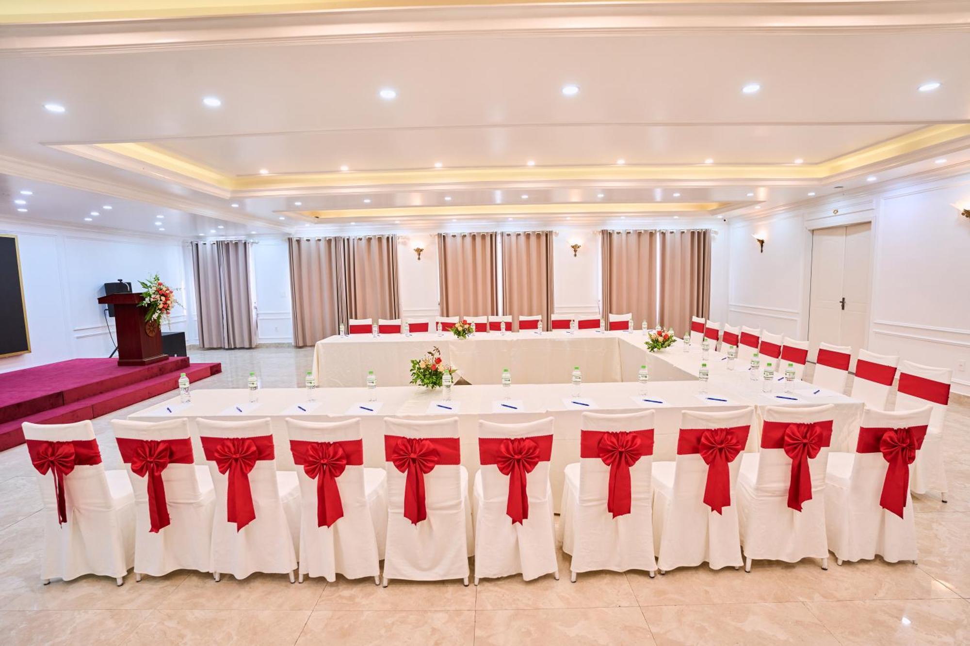 Le Haute Hotel Hai Phong Bagian luar foto