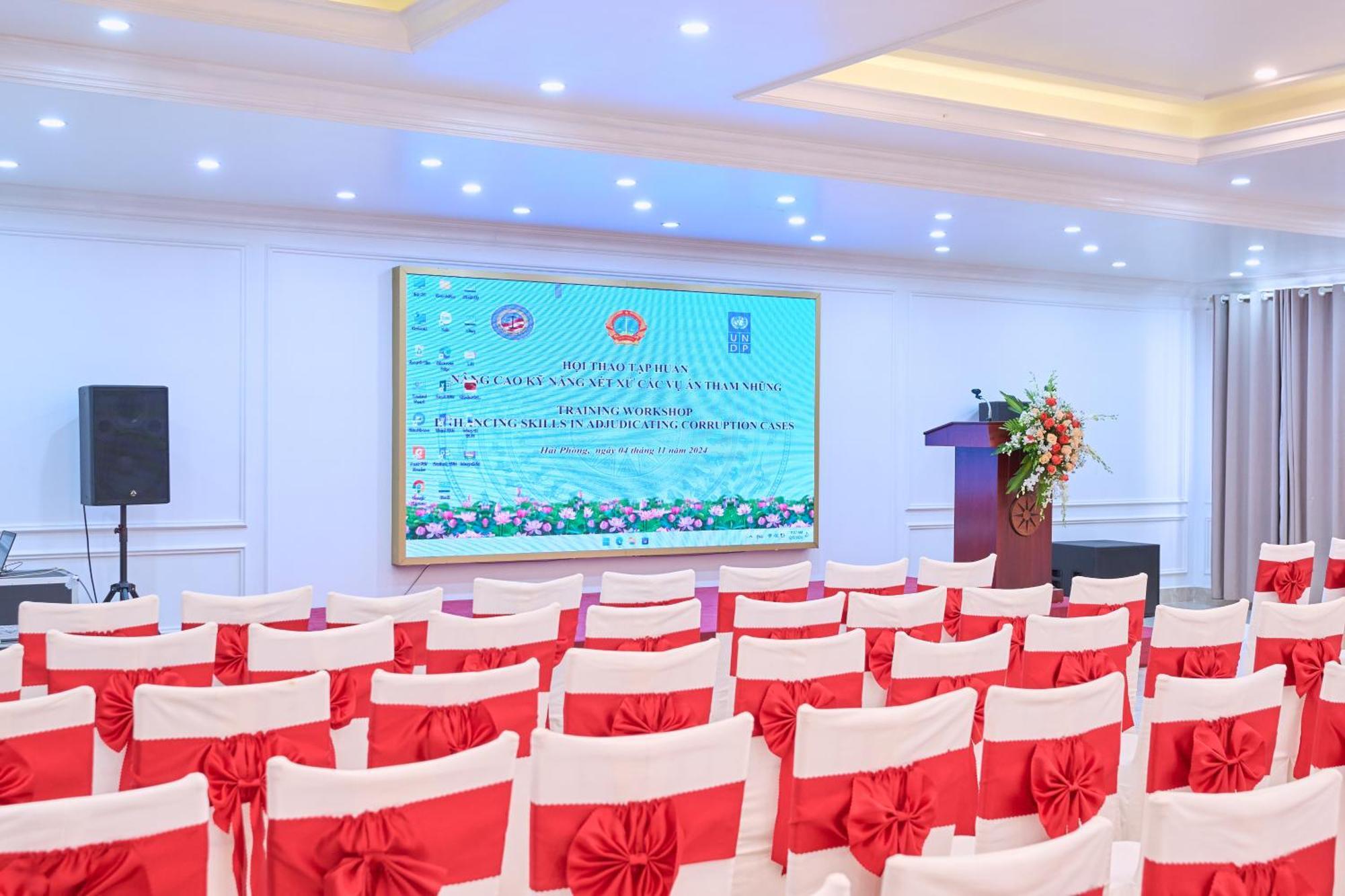 Le Haute Hotel Hai Phong Bagian luar foto
