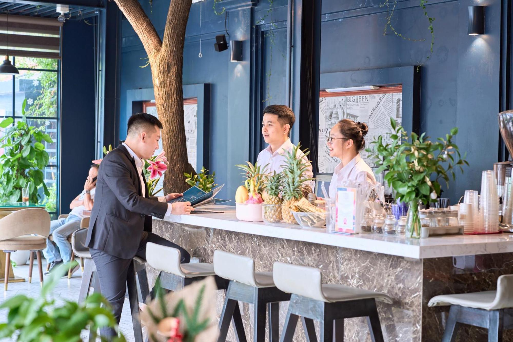 Le Haute Hotel Hai Phong Bagian luar foto